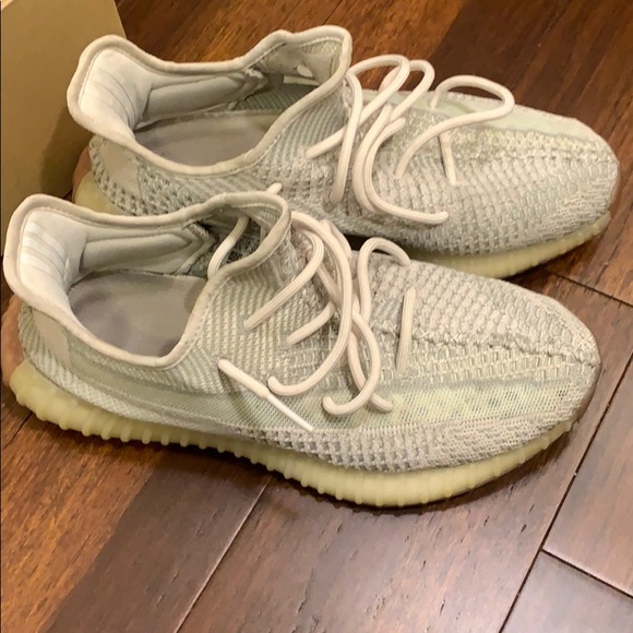 Yeezy Boost 350 V2 ‘Citrin Non Reflective’ - Picture 2 of 10